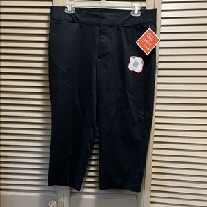 Dockers Black Capris